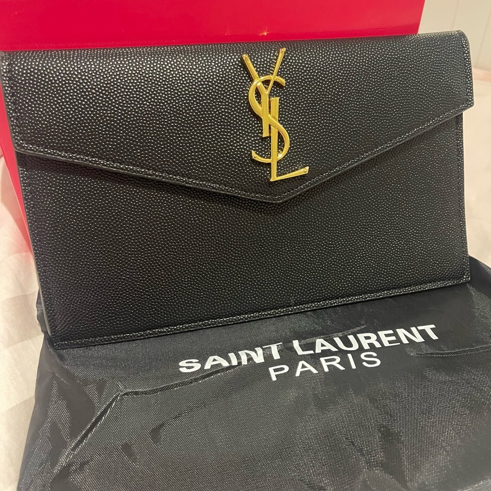 NWOT DESIGNER INSPIRED UPTOWN POUCH/CLUTCH 😍